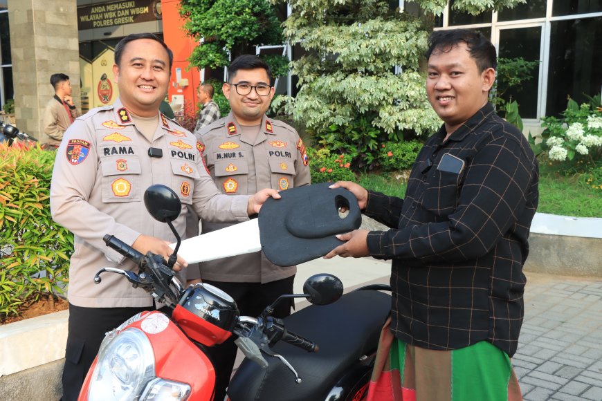 Polres Gresik Kembalikan 3 Motor Korban Curanmor dan Begal Tanpa Biaya   