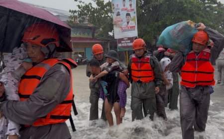 Polri Siaga Bantu Evakuasi Korban Banjir di Padang